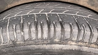 Used 2012 Hyundai i10 [2010-2016] Sportz AT Petrol Petrol Automatic tyres RIGHT REAR TYRE TREAD VIEW