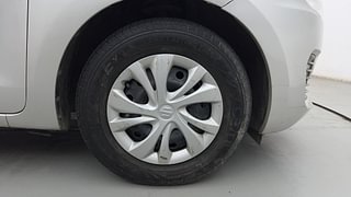 Used 2018 Maruti Suzuki Swift [2017-2021] VXI AMT Petrol Automatic tyres RIGHT FRONT TYRE RIM VIEW