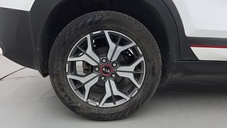 Used 2020 Kia Seltos GTX Plus AT D Diesel Automatic tyres RIGHT REAR TYRE RIM VIEW