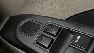 Used 2014 Maruti Suzuki Celerio VXI AMT Petrol Automatic top_features Central locking