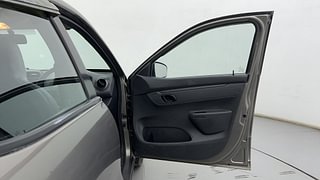 Used 2016 Renault Kwid [2015-2019] RXT Petrol Manual interior RIGHT FRONT DOOR OPEN VIEW