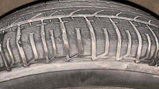 Used 2012 Hyundai i10 [2010-2016] Sportz AT Petrol Petrol Automatic tyres LEFT FRONT TYRE TREAD VIEW