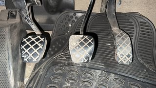 Used 2016 Volkswagen Polo [2015-2019] Highline1.2L (P) Petrol Manual interior PEDALS VIEW
