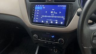 Used 2017 Hyundai Elite i20 [2014-2018] Asta 1.2 Petrol Manual top_features Integrated (in-dash) music system