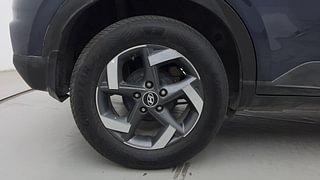 Used 2019 Hyundai Venue [2019-2021] SX 1.0 (O) Turbo Petrol Manual tyres RIGHT REAR TYRE RIM VIEW