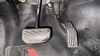 Used 2018 Maruti Suzuki Swift [2017-2021] VXI AMT Petrol Automatic interior PEDALS VIEW