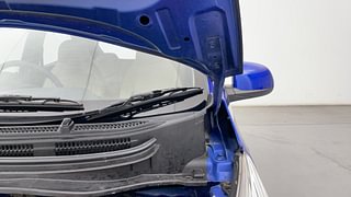Used 2017 Hyundai Eon [2011-2018] Sportz Petrol Manual engine ENGINE LEFT SIDE HINGE & APRON VIEW