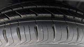 Used 2017 Renault Kwid [2015-2019] RXT Petrol Manual tyres RIGHT FRONT TYRE TREAD VIEW