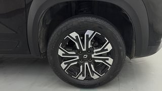 Used 2024 Renault Kiger RXZ MT Petrol Manual tyres RIGHT FRONT TYRE RIM VIEW