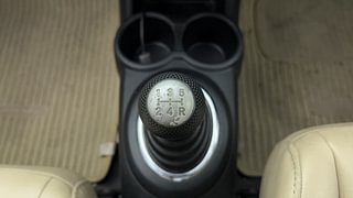 Used 2013 Honda Amaze [2013-2016] 1.2 S i-VTEC Petrol Manual interior GEAR  KNOB VIEW
