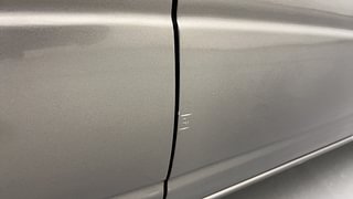 Used 2017 Renault Kwid [2015-2019] RXT Petrol Manual dents MINOR SCRATCH