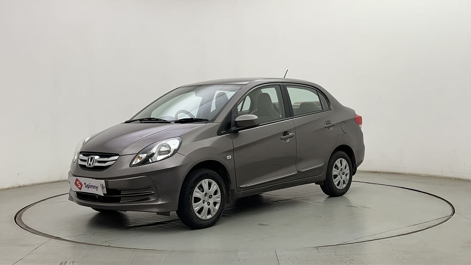 LEFT FRONT CORNER VIEW