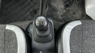 Used 2013 Maruti Suzuki Eeco 7 STR Petrol Manual interior GEAR  KNOB VIEW