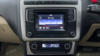 Used 2016 Volkswagen Ameo [2016-2017] Highline 1.5L AT (D) Diesel Automatic interior MUSIC SYSTEM & AC CONTROL VIEW