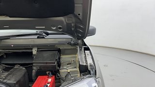 Used 2016 Renault Kwid [2015-2019] RXT Petrol Manual engine ENGINE LEFT SIDE HINGE & APRON VIEW