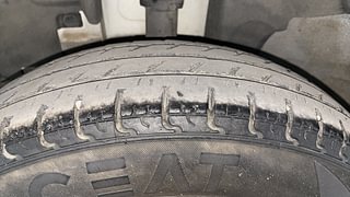 Used 2018 Renault Kwid [2015-2019] RXT Petrol Manual tyres LEFT FRONT TYRE TREAD VIEW