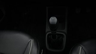 Used 2018 Renault Kwid [2015-2019] RXT Petrol Manual interior GEAR  KNOB VIEW