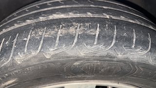 Used 2016 Volkswagen Ameo [2016-2017] Highline 1.5L AT (D) Diesel Automatic tyres RIGHT FRONT TYRE TREAD VIEW