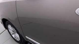 Used 2018 Toyota Innova Crysta [2016-2020] 2.4 Z 7STR Diesel Manual dents MINOR DENT