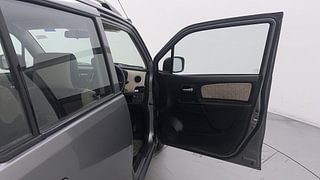 Used 2017 Maruti Suzuki Wagon R 1.0 [2010-2019] VXi Petrol + CNG (Outside Fitted) Petrol+cng Manual interior RIGHT FRONT DOOR OPEN VIEW