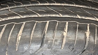 Used 2016 Volkswagen Polo [2015-2019] Highline1.2L (P) Petrol Manual tyres RIGHT FRONT TYRE TREAD VIEW