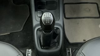 Used 2016 Renault Kwid [2015-2019] RXT Petrol Manual interior GEAR  KNOB VIEW