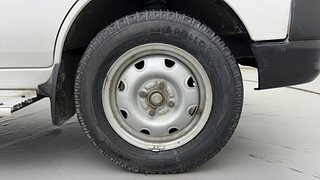 Used 2013 Maruti Suzuki Eeco 7 STR Petrol Manual tyres RIGHT FRONT TYRE RIM VIEW