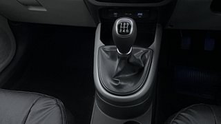 Used 2023 Hyundai Grand i10 Nios Sportz 1.2 Petrol Manual interior GEAR  KNOB VIEW