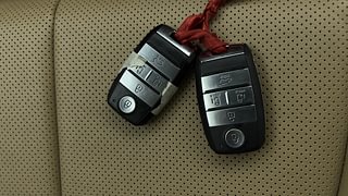Used 2020 Kia Carnival Limousine Diesel Automatic extra CAR KEY VIEW