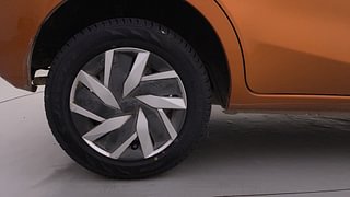 Used 2019 datsun GO T Petrol Manual tyres RIGHT REAR TYRE RIM VIEW