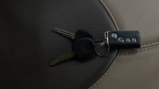 Used 2012 Hyundai i10 [2010-2016] Sportz AT Petrol Petrol Automatic extra CAR KEY VIEW