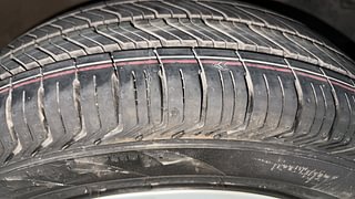 Used 2013 Honda Amaze [2013-2016] 1.2 S i-VTEC Petrol Manual tyres RIGHT FRONT TYRE TREAD VIEW