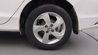 Used 2015 Honda City [2014-2017] VX (O) MT Petrol Manual tyres LEFT REAR TYRE RIM VIEW