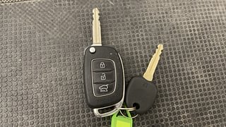 Used 2017 Hyundai Elite i20 [2014-2018] Asta 1.2 Petrol Manual extra CAR KEY VIEW