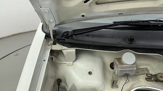 Used 2013 Maruti Suzuki Eeco 7 STR Petrol Manual engine ENGINE RIGHT SIDE HINGE & APRON VIEW