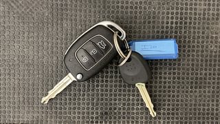 Used 2017 Hyundai Elite i20 [2014-2018] Sportz 1.2 Petrol Manual extra CAR KEY VIEW