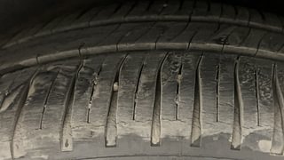 Used 2015 Maruti Suzuki Ciaz [2014-2017] ZXi AT Petrol Automatic tyres LEFT REAR TYRE TREAD VIEW