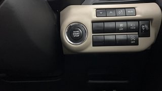 Used 2022 Toyota Glanza V AMT Petrol Automatic top_features Keyless start