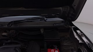 Used 2016 Renault Kwid [2015-2019] RXT Petrol Manual engine ENGINE LEFT SIDE HINGE & APRON VIEW