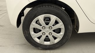 Used 2015 Hyundai Eon [2011-2018] Magna Petrol Manual tyres RIGHT REAR TYRE RIM VIEW