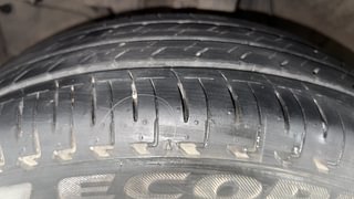 Used 2015 Honda City [2014-2017] V Petrol Manual tyres LEFT FRONT TYRE TREAD VIEW