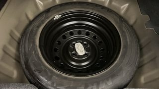 Used 2015 Maruti Suzuki Ciaz [2014-2017] ZXi AT Petrol Automatic tyres SPARE TYRE VIEW