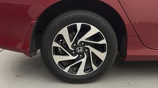 Used 2020 Honda Civic [2019-2021] V CVT Petrol Petrol Automatic tyres RIGHT REAR TYRE RIM VIEW