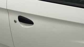 Used 2015 Hyundai Eon [2011-2018] Magna Petrol Manual dents MINOR SCRATCH