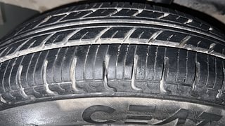 Used 2018 Renault Kwid [2015-2019] 1.0 RXT AMT Opt Petrol Automatic tyres LEFT FRONT TYRE TREAD VIEW