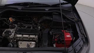 Used 2013 Volkswagen Polo [2010-2014] Highline1.2L (P) Petrol Manual engine ENGINE LEFT SIDE HINGE & APRON VIEW