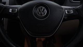 Used 2015 Volkswagen Polo [2015-2019] Highline1.2L (P) Petrol Manual top_features Airbags