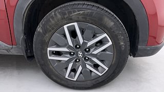 Used 2022 Hyundai Venue S (O) 1.0 Turbo iMT Petrol Manual tyres RIGHT FRONT TYRE RIM VIEW
