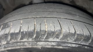 Used 2020 Hyundai New i20 Asta (O) 1.2 MT Petrol Manual tyres RIGHT REAR TYRE TREAD VIEW
