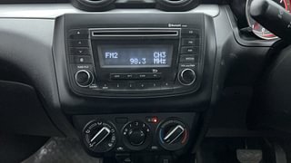 Used 2018 Maruti Suzuki Swift [2017-2021] VXI AMT Petrol Automatic interior MUSIC SYSTEM & AC CONTROL VIEW